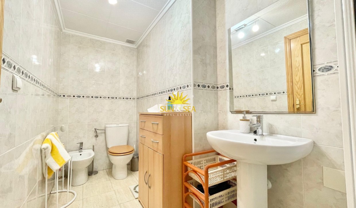 Alquiler a largo plazo - Apartamento - Torrevieja - Centro