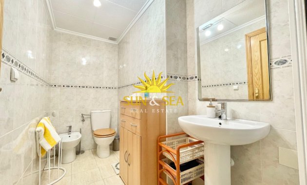 Alquiler a largo plazo - Apartamento - Torrevieja - Centro