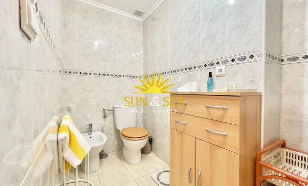 Alquiler a largo plazo - Apartamento - Torrevieja - Centro