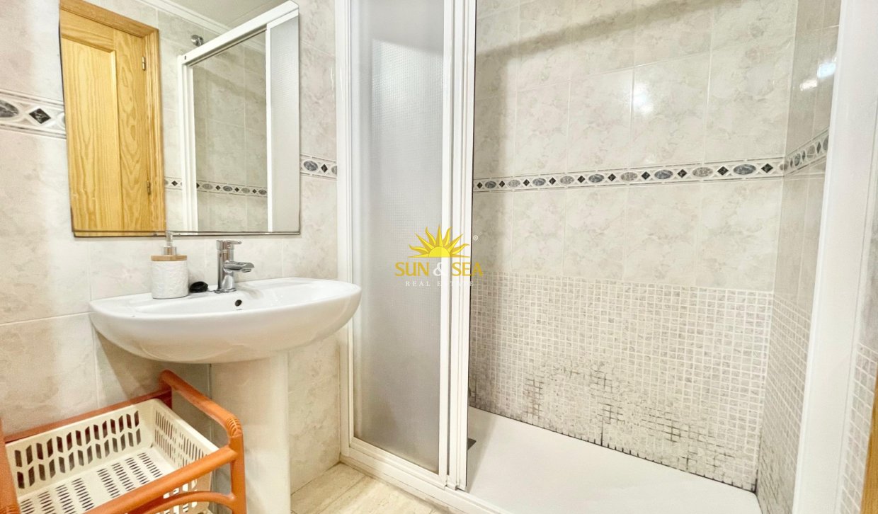 Alquiler a largo plazo - Apartamento - Torrevieja - Centro