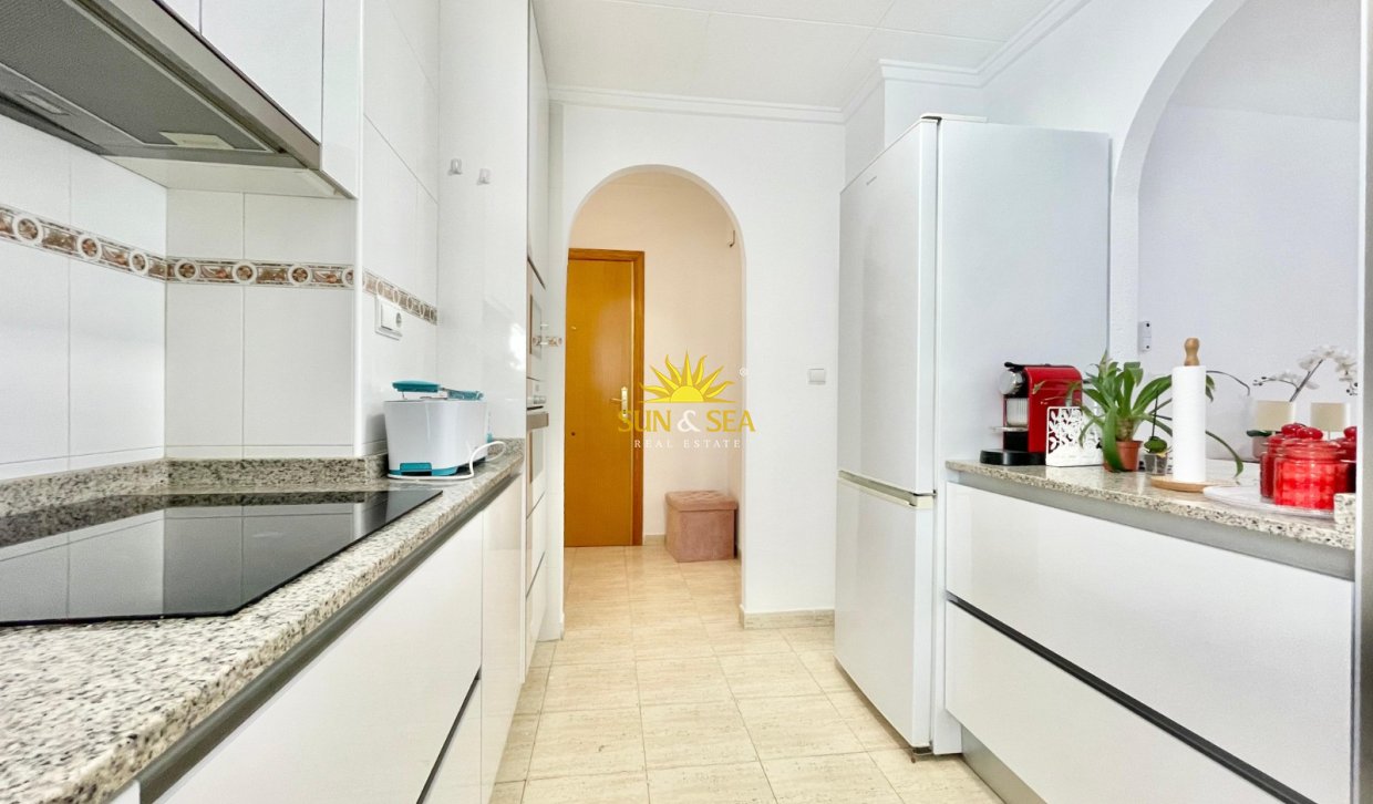 Alquiler a largo plazo - Apartamento - Torrevieja - Centro