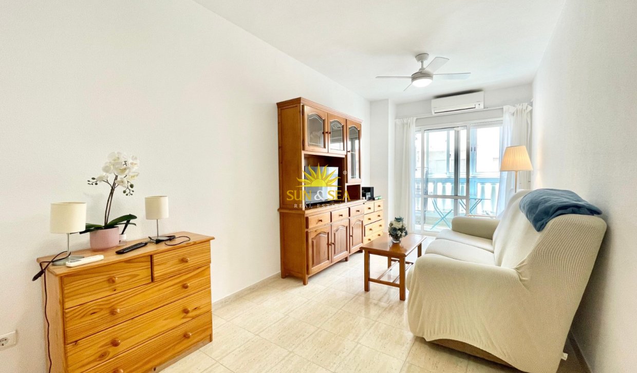 Alquiler a largo plazo - Apartamento - Torrevieja - Centro