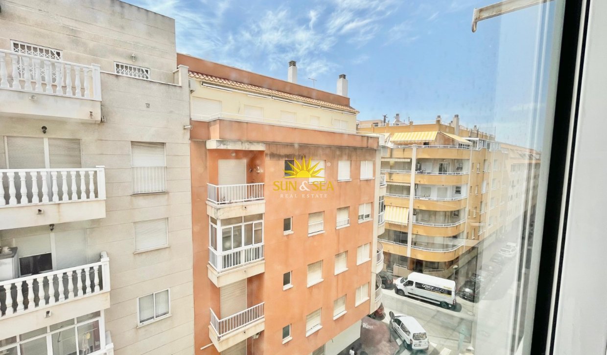 Alquiler a largo plazo - Apartamento - Torrevieja - Centro