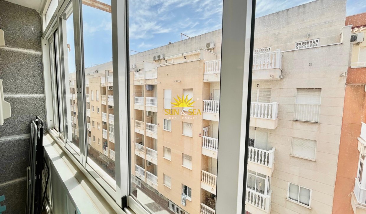 Alquiler a largo plazo - Apartamento - Torrevieja - Centro