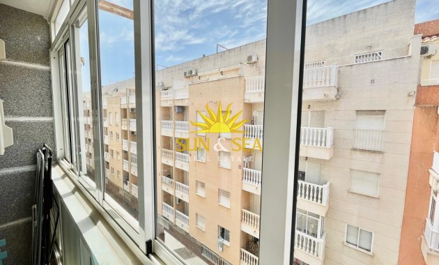 Alquiler a largo plazo - Apartamento - Torrevieja - Centro