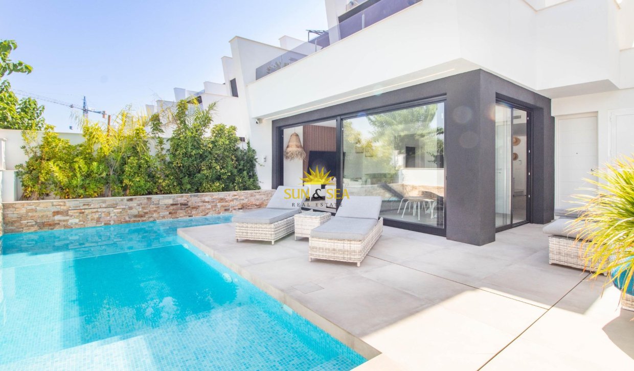 Resale - Villa / Semi detached - Santiago de la ribera - zona san blas