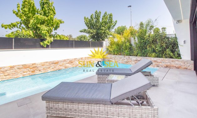 Resale - Villa / Semi detached - Santiago de la ribera - zona san blas