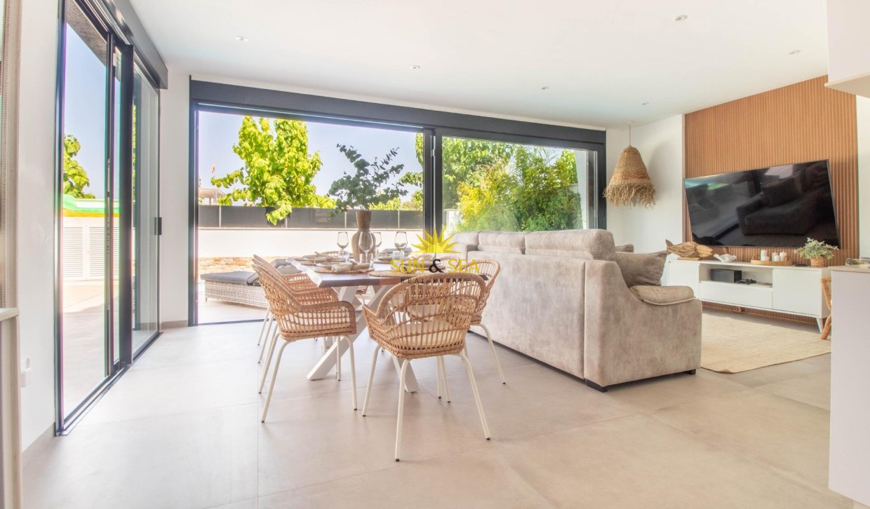 Resale - Villa / Semi detached - Santiago de la ribera - zona san blas