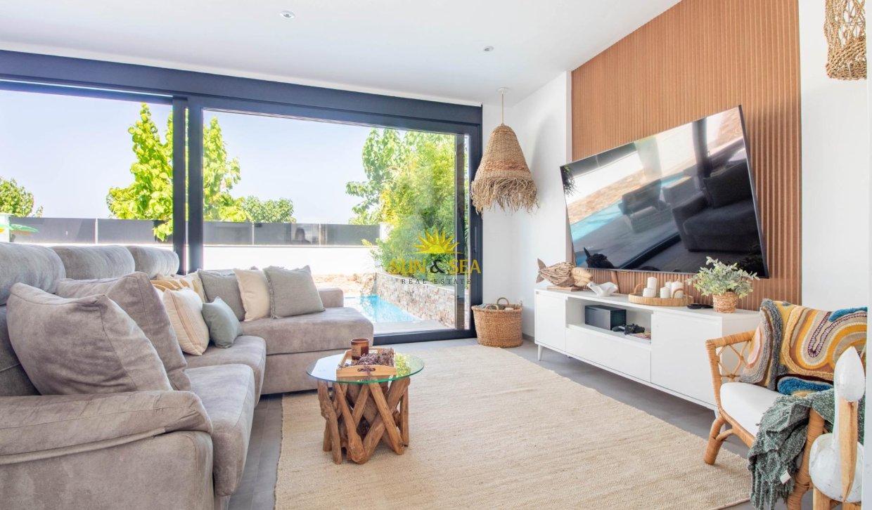 Resale - Villa / Semi detached - Santiago de la ribera - zona san blas