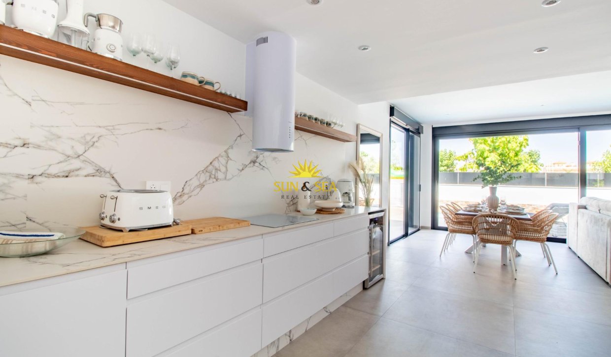 Resale - Villa / Semi detached - Santiago de la ribera - zona san blas