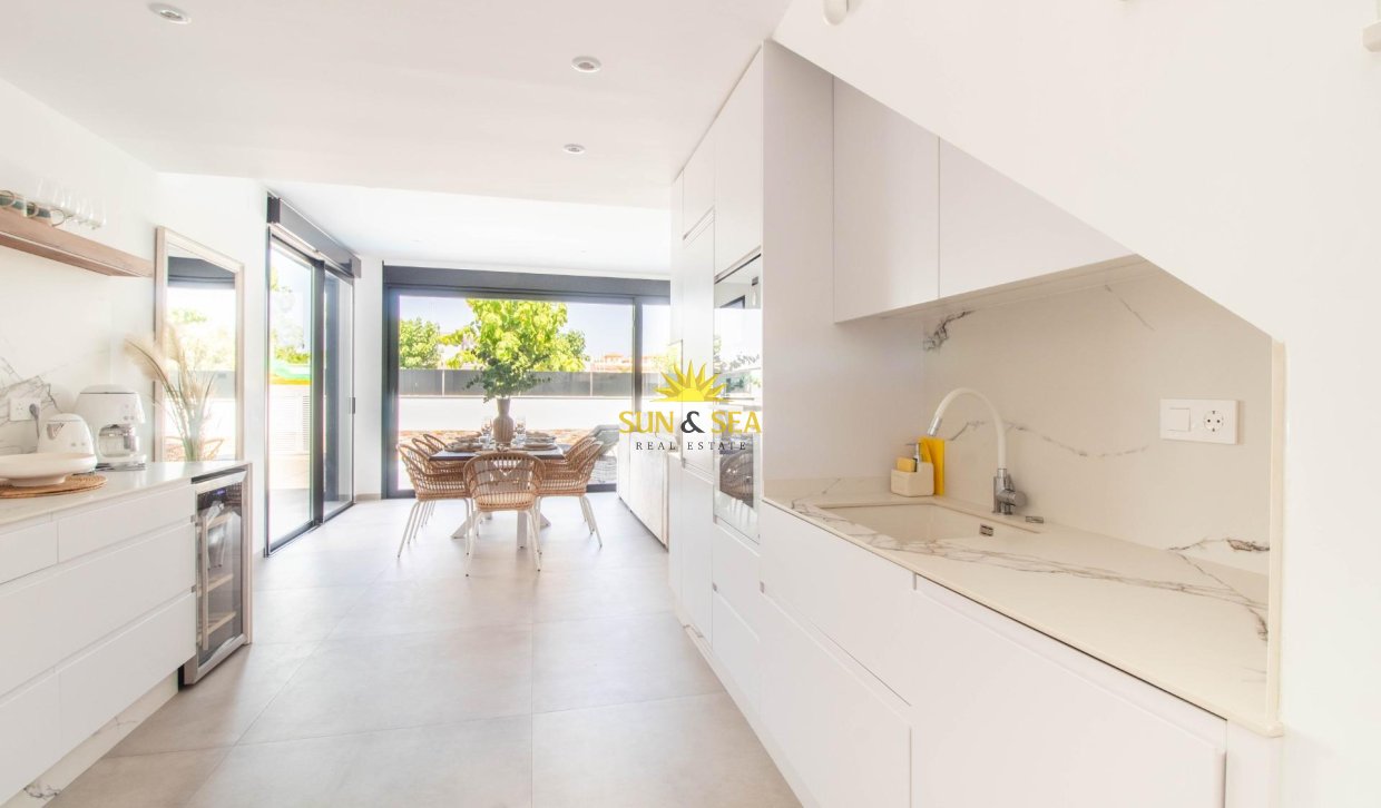 Resale - Villa / Semi detached - Santiago de la ribera - zona san blas