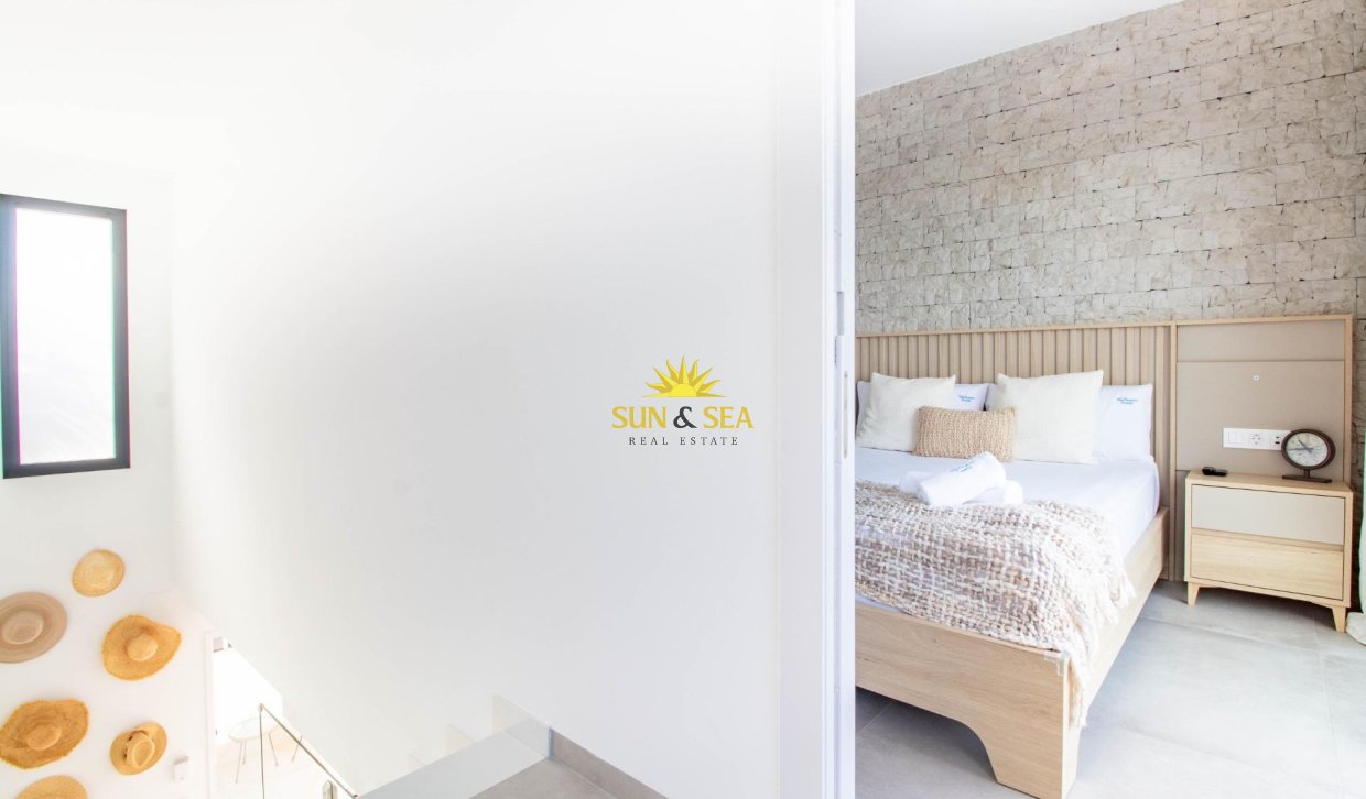 Resale - Villa / Semi detached - Santiago de la ribera - zona san blas