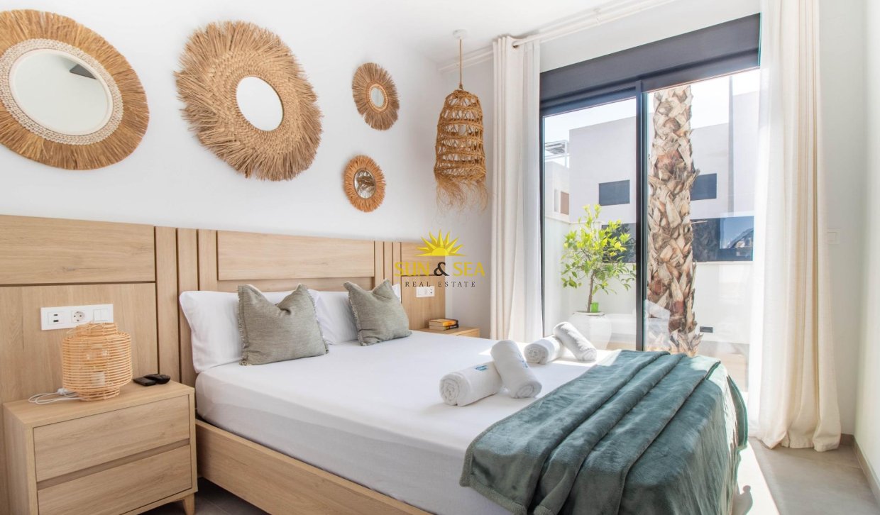 Resale - Villa / Semi detached - Santiago de la ribera - zona san blas