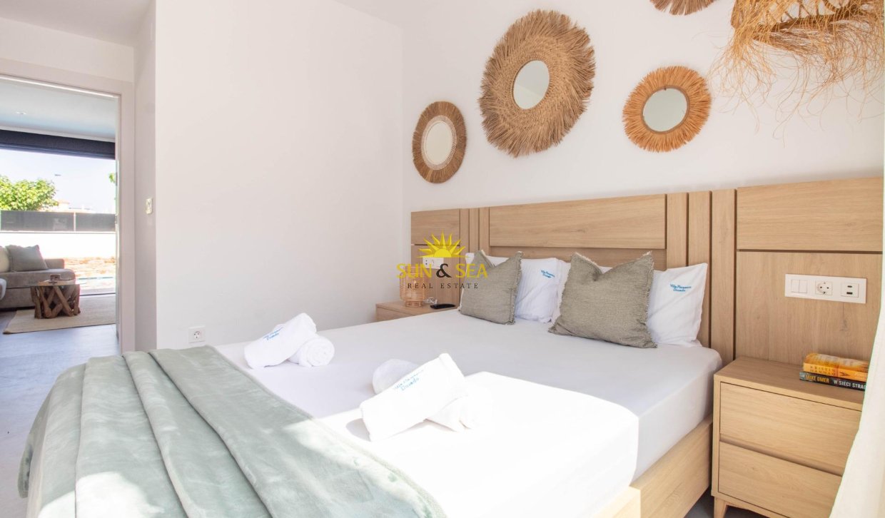 Resale - Villa / Semi detached - Santiago de la ribera - zona san blas