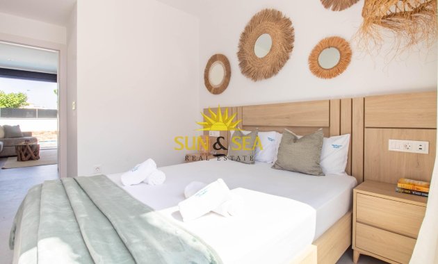 Resale - Villa / Semi detached - Santiago de la ribera - zona san blas