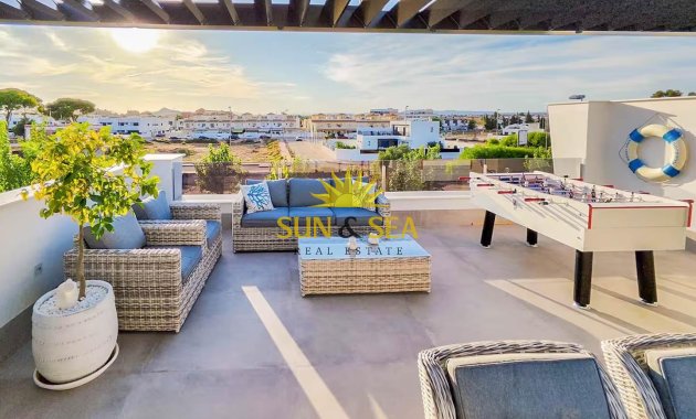 Resale - Villa / Semi detached - Santiago de la ribera - zona san blas
