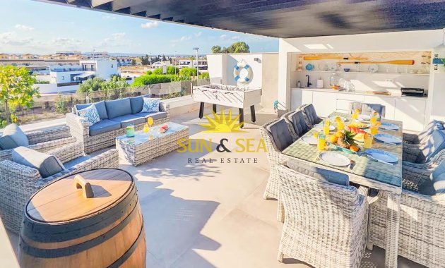 Resale - Villa / Semi detached - Santiago de la ribera - zona san blas