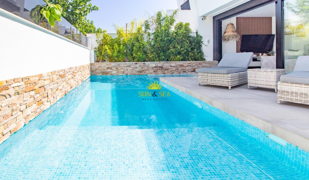 Resale - Villa / Semi detached - Santiago de la ribera - zona san blas