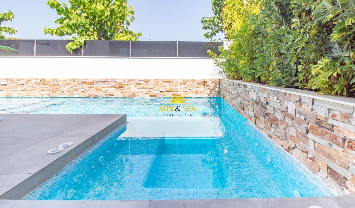 Resale - Villa / Semi detached - Santiago de la ribera - zona san blas