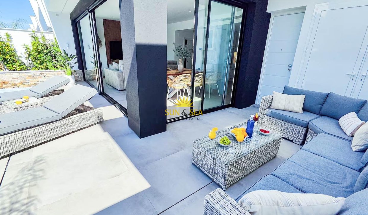 Resale - Villa / Semi detached - Santiago de la ribera - zona san blas