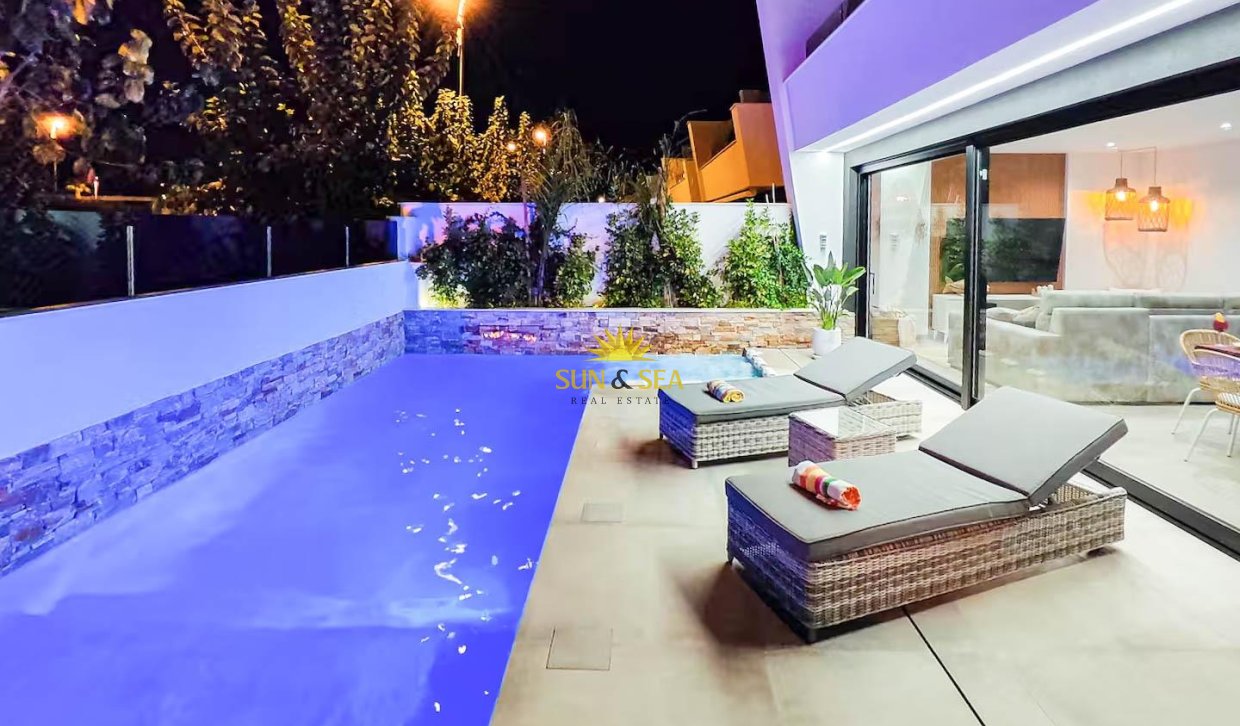 Resale - Villa / Semi detached - Santiago de la ribera - zona san blas