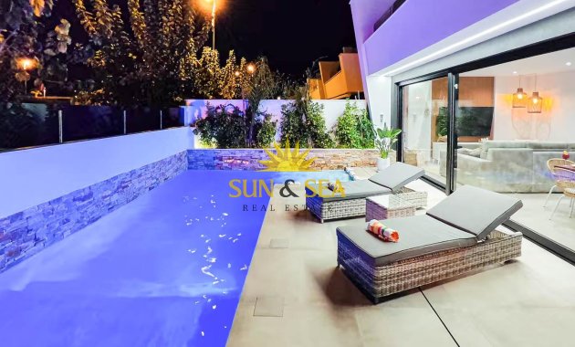 Resale - Villa / Semi detached - Santiago de la ribera - zona san blas