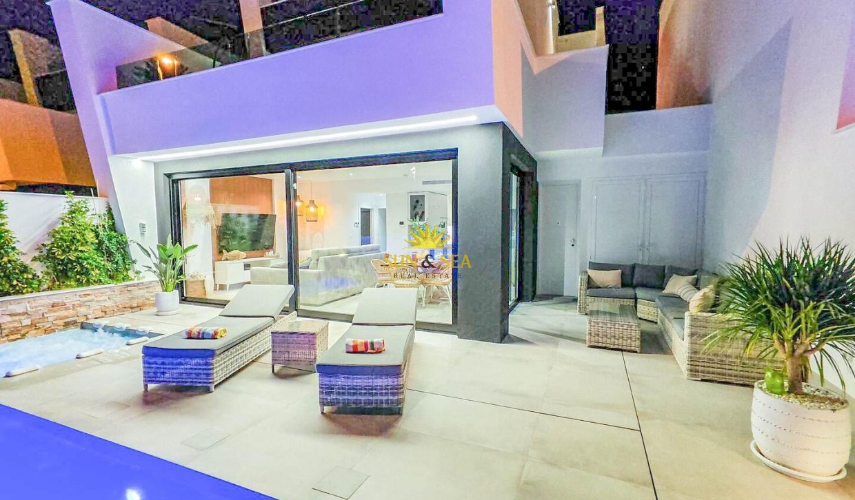 Resale - Villa / Semi detached - Santiago de la ribera - zona san blas