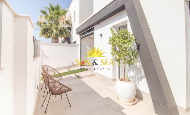 Resale - Villa / Semi detached - Santiago de la ribera - zona san blas