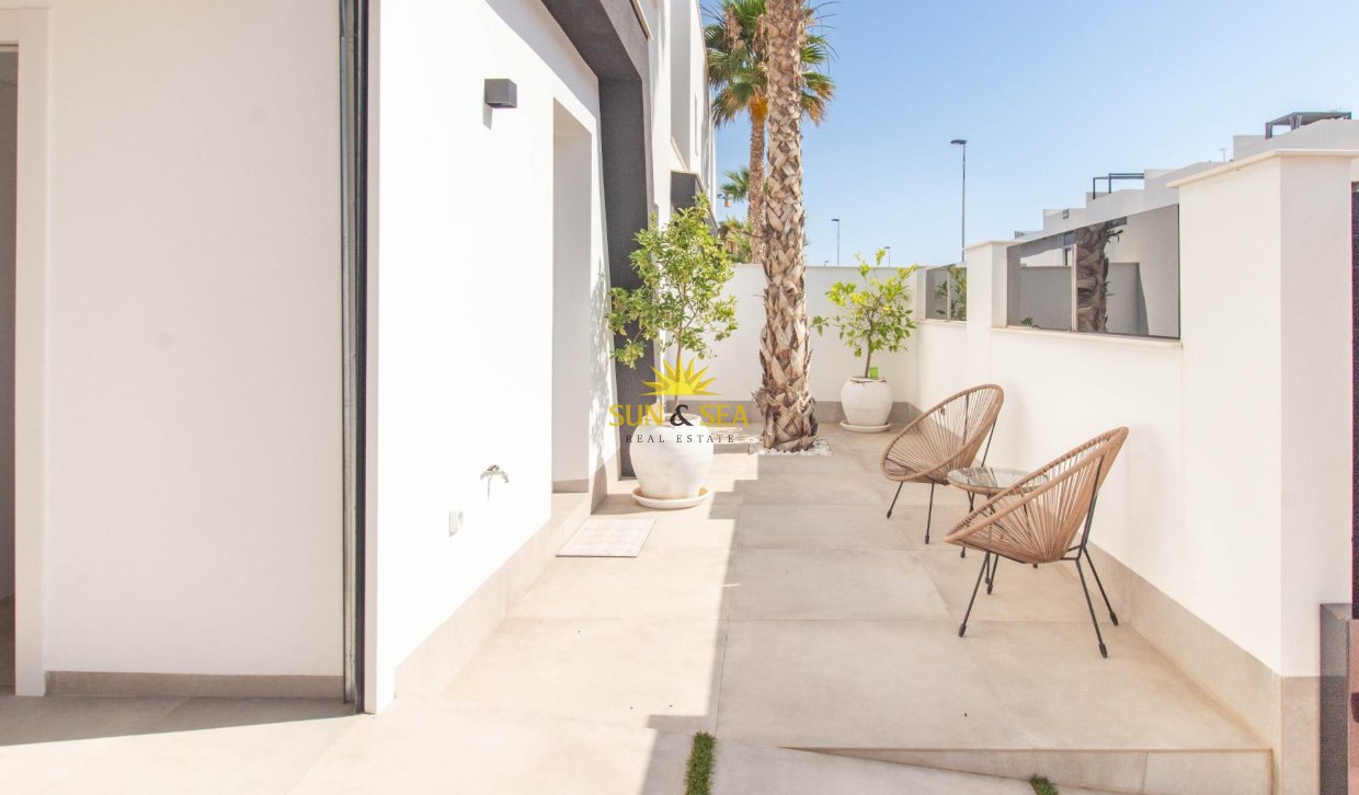 Resale - Villa / Semi detached - Santiago de la ribera - zona san blas