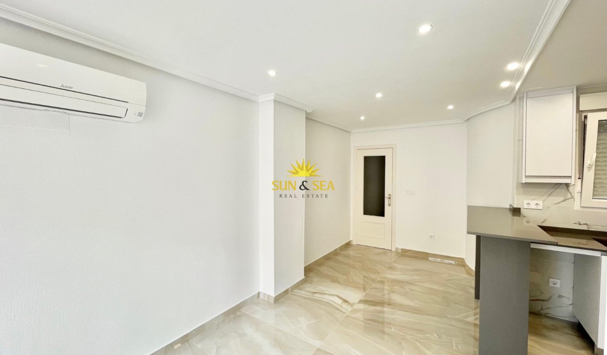 Reventa - Atico - Torrevieja - Centro