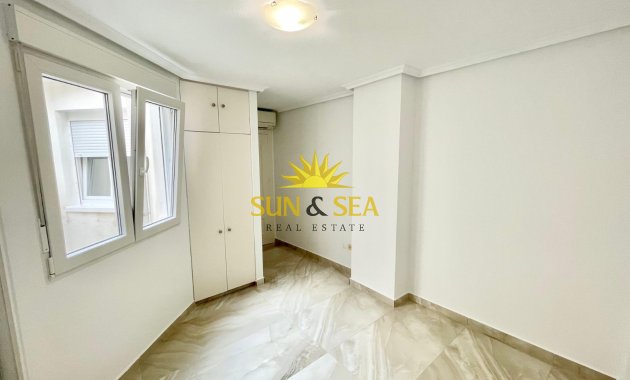 Reventa - Atico - Torrevieja - Centro