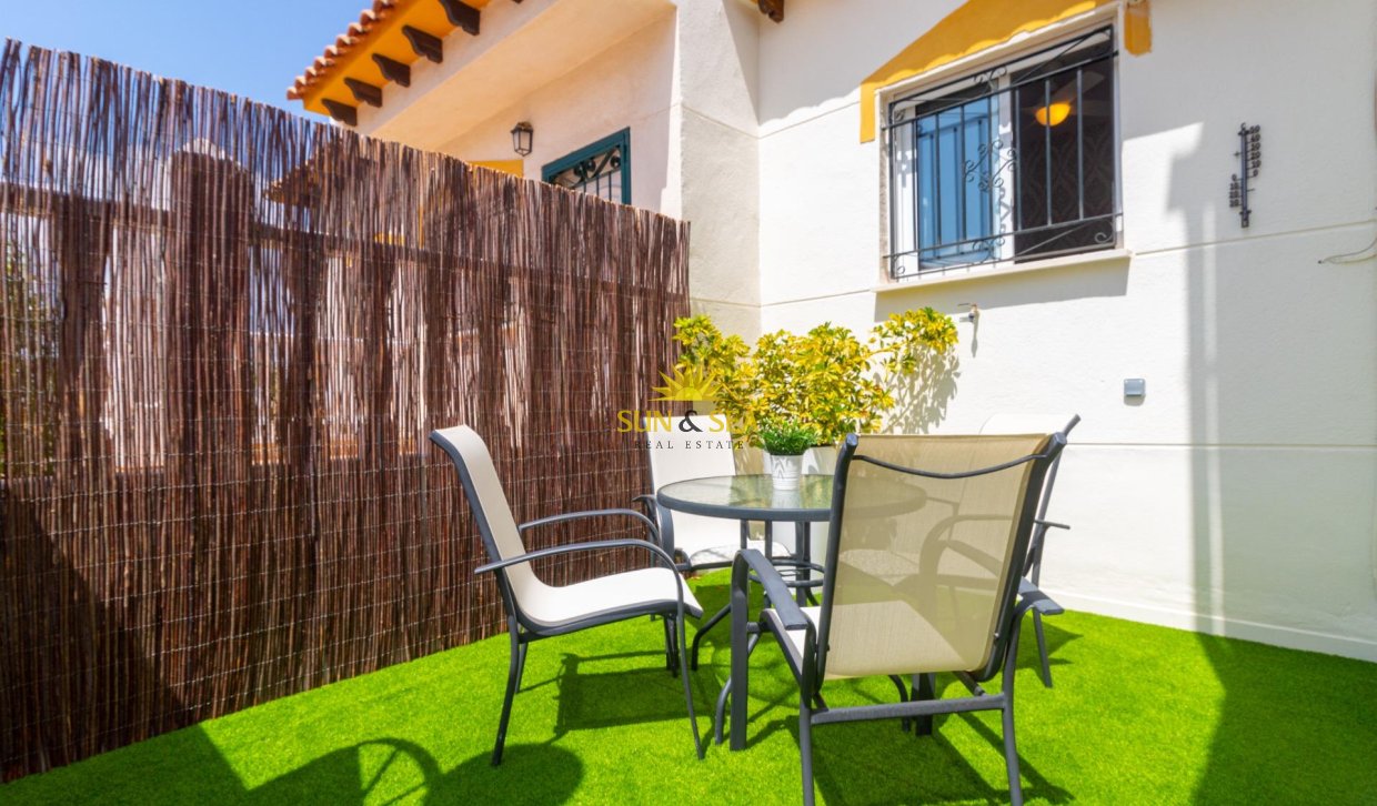 Reventa - Villa / Semi separado - Torrevieja - Los altos
