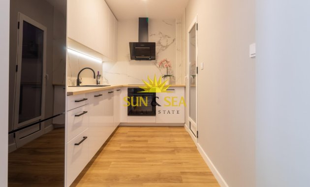 Reventa - Villa / Semi separado - Torrevieja - Los altos