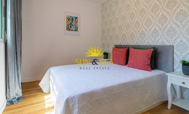 Reventa - Villa / Semi separado - Torrevieja - Los altos