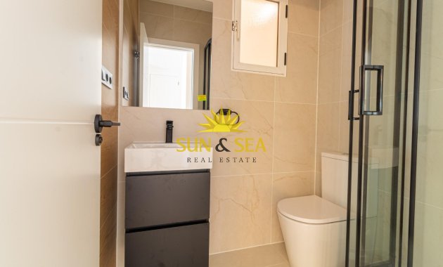 Reventa - Villa / Semi separado - Torrevieja - Los altos