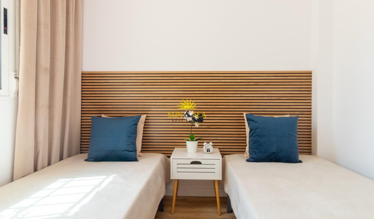 Reventa - Villa / Semi separado - Torrevieja - Los altos