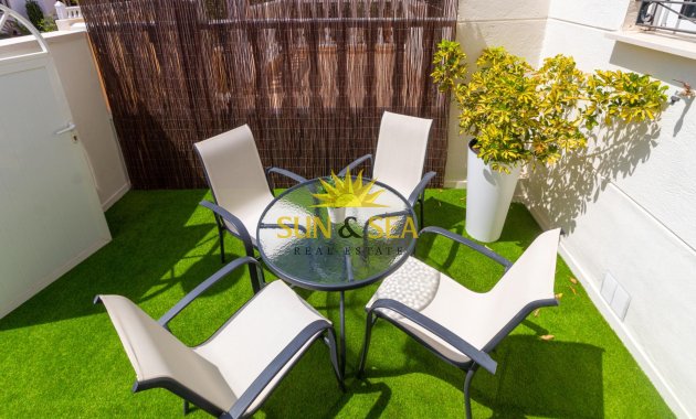 Reventa - Villa / Semi separado - Torrevieja - Los altos