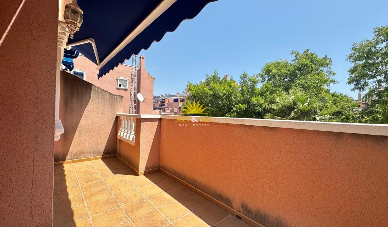 Alquiler a largo plazo - Chalet - Santa Pola