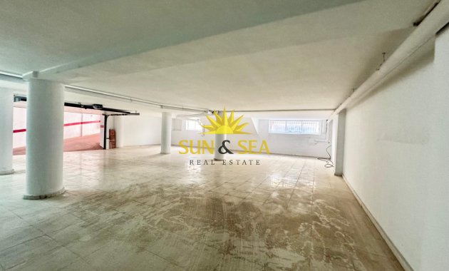 Location à long terme - Commercial - Torrevieja - Playa del Cura