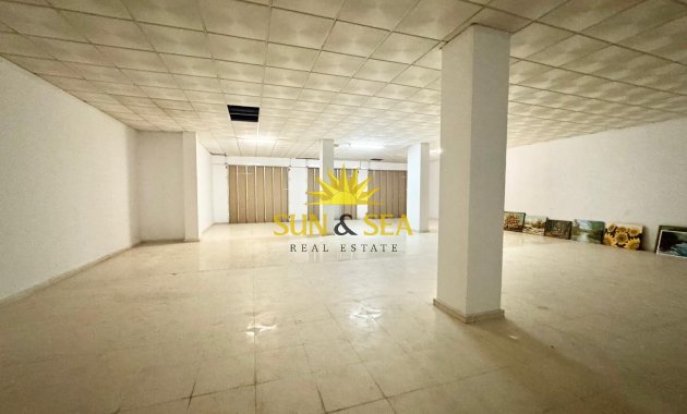 Location à long terme - Commercial - Torrevieja - Playa del Cura
