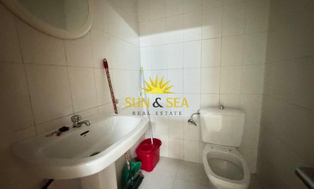 Location à long terme - Commercial - Torrevieja - Playa del Cura