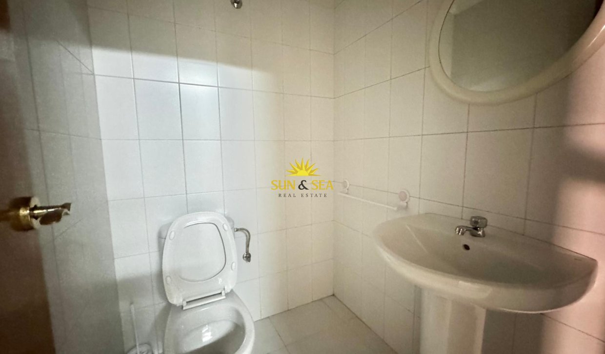 Location à long terme - Commercial - Torrevieja - Playa del Cura