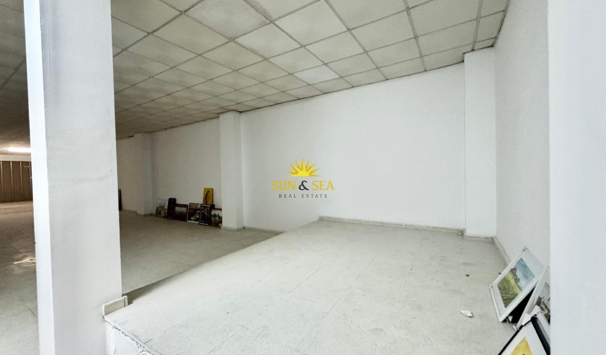 Location à long terme - Commercial - Torrevieja - Playa del Cura
