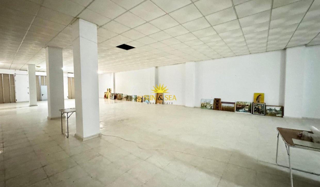 Location à long terme - Commercial - Torrevieja - Playa del Cura