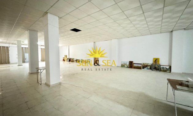 Location à long terme - Commercial - Torrevieja - Playa del Cura