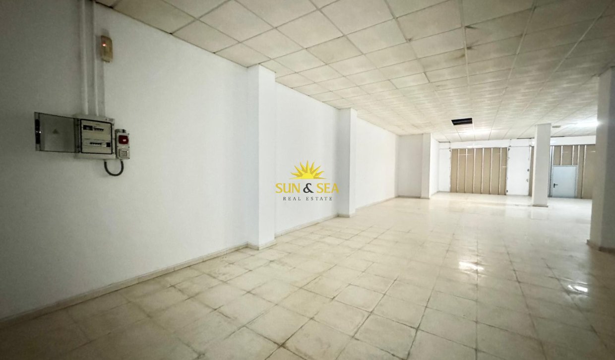 Location à long terme - Commercial - Torrevieja - Playa del Cura
