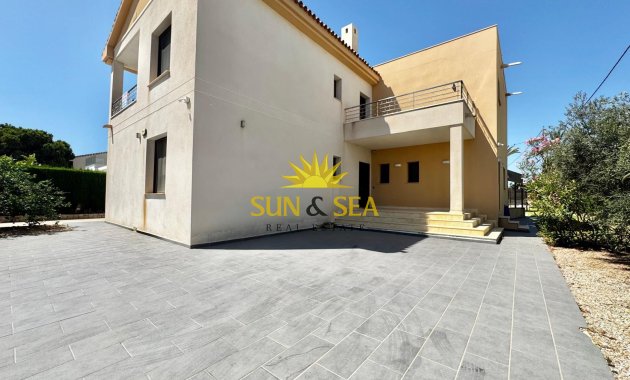Resale - Villa / Semi detached - Orihuela Costa - Cabo Roig