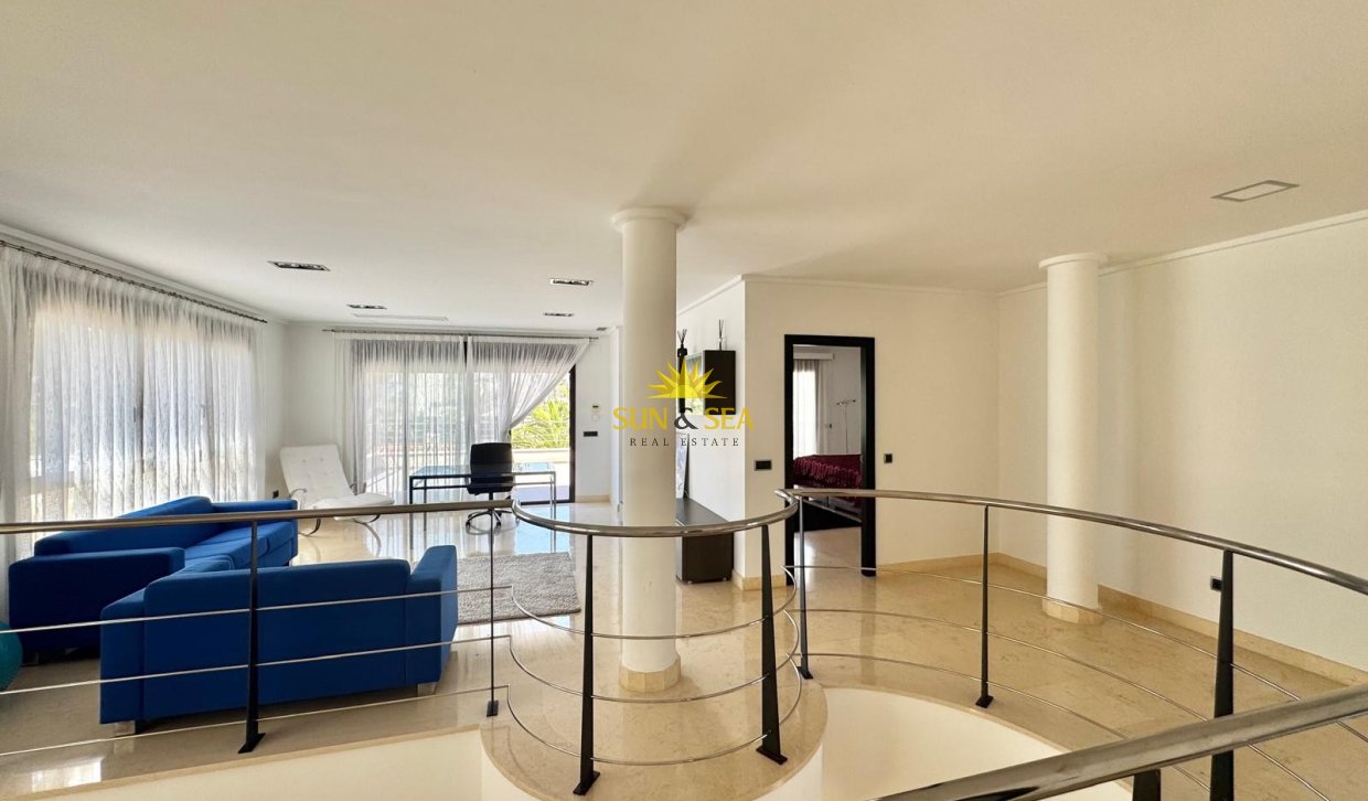Resale - Villa / Semi detached - Orihuela Costa - Cabo Roig