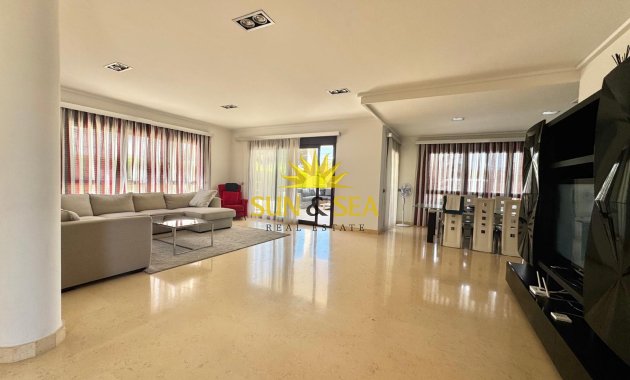 Resale - Villa / Semi detached - Orihuela Costa - Cabo Roig