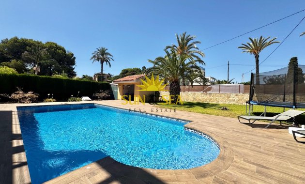Resale - Villa / Semi detached - Orihuela Costa - Cabo Roig